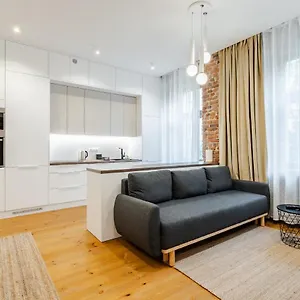 Two Bedroom Very Berry In With Desk By Renters Apartament Poznań